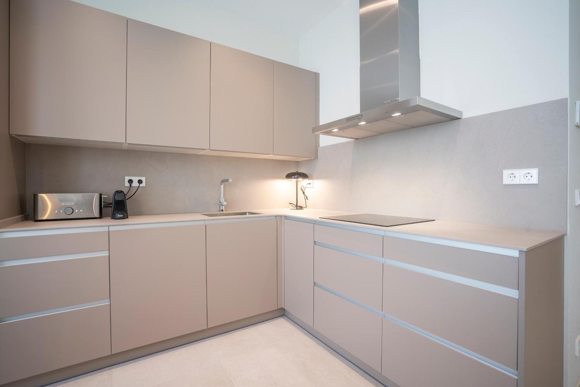 Sitges Spaces Garden Condo-2 Bedrooms, 2 Bathrooms, Garden Terrace, Near Center, Sleeps Up To 6- Monthly Rentals Only Bagian luar foto