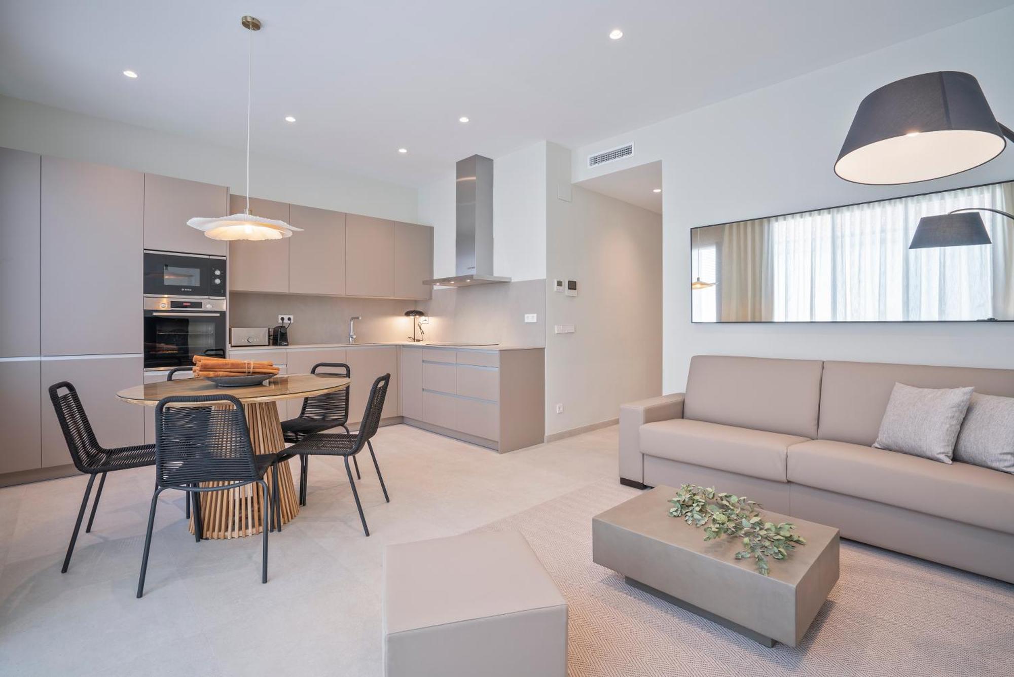 Sitges Spaces Garden Condo-2 Bedrooms, 2 Bathrooms, Garden Terrace, Near Center, Sleeps Up To 6- Monthly Rentals Only Bagian luar foto