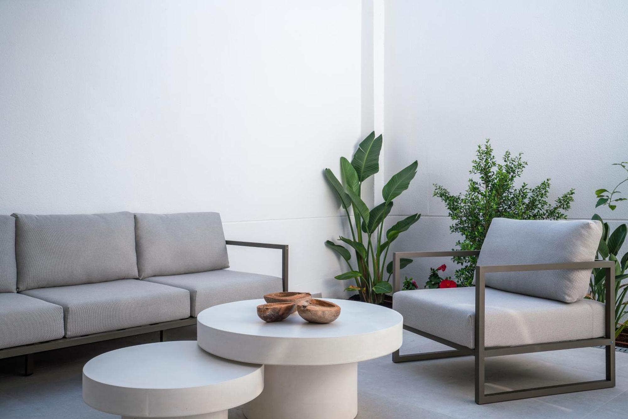Sitges Spaces Garden Condo-2 Bedrooms, 2 Bathrooms, Garden Terrace, Near Center, Sleeps Up To 6- Monthly Rentals Only Bagian luar foto